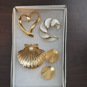 Trifari Gold and White Jewelry Set